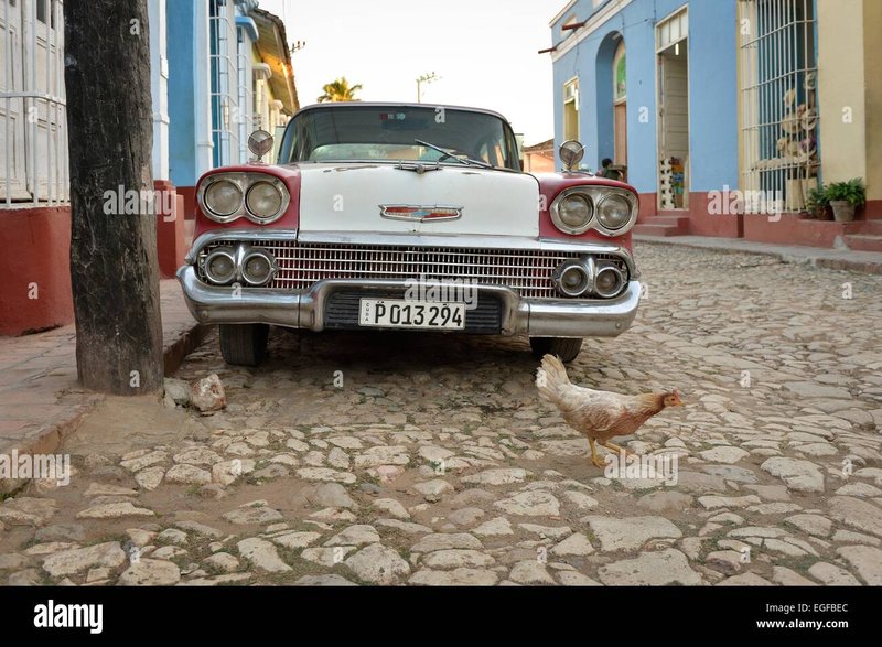 Descubre el Misterio de la Carretera de Pollo en España: Juega Ahora Online - overview